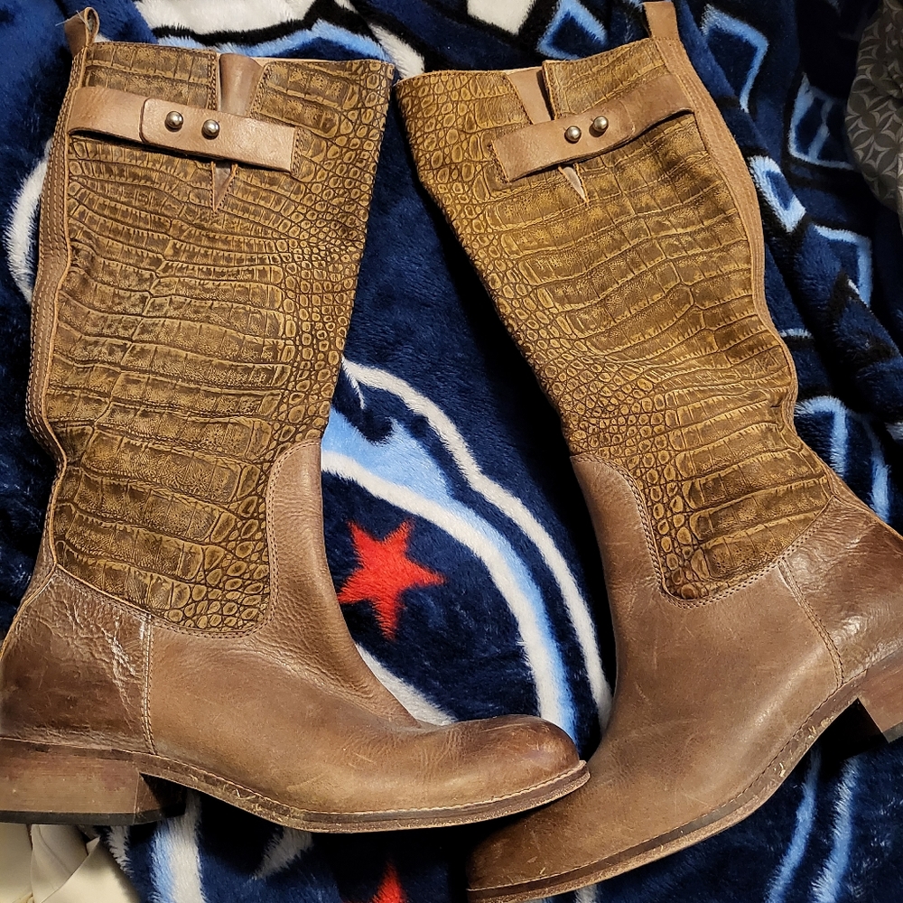 Women size 9.5 Brown Riding Boot